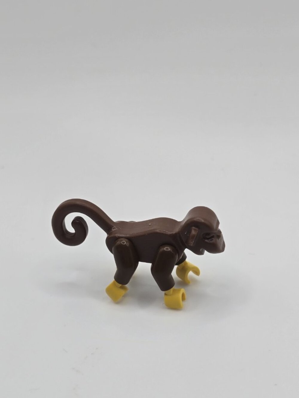 LEGO Vintage Classic Pirates Monkey Brown with Yellow Hands